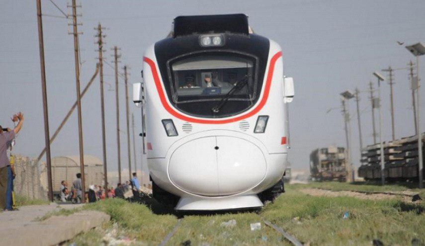 "شاهد" تدمير واجهة قطار البصرة في بغداد