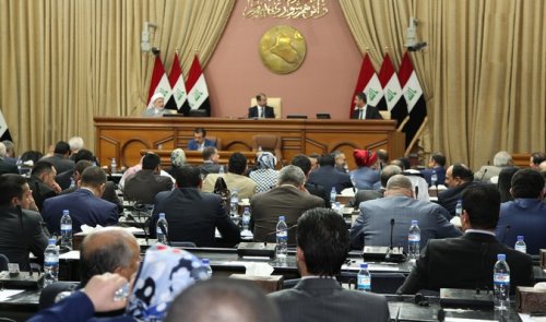 العراق: مشادات واشتباك بالأيدي بين النواب تحت قبة البرلمان و السبب؟!