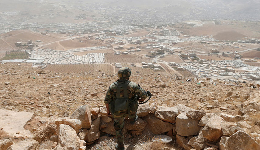 الجيش اللبناني يواصل استهداف مراكز "داعش" في جرود راس بعلبك