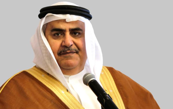 مذيعة الجزيرة تقصف جبهة وزير خارجية البحرين لهذا السبب...!