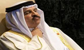 ملك البحرين "يختنق" في "غرف الموت"