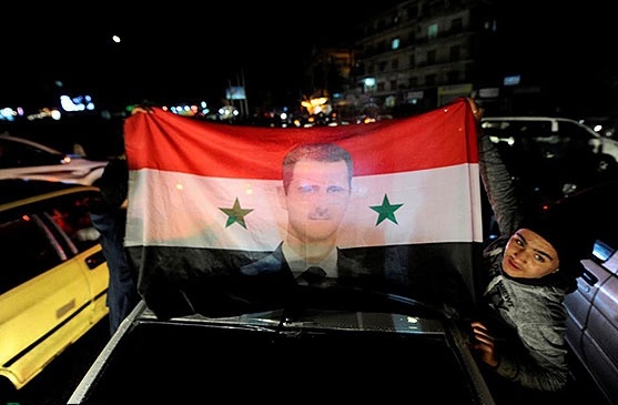 شادی مردم سوریه با دیدن نیروهای ارتش +عکس