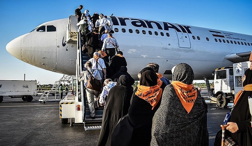 بالصور.. القافلة الأولى من الحجاج الإيرانيين تعود إلى أرض الوطن
