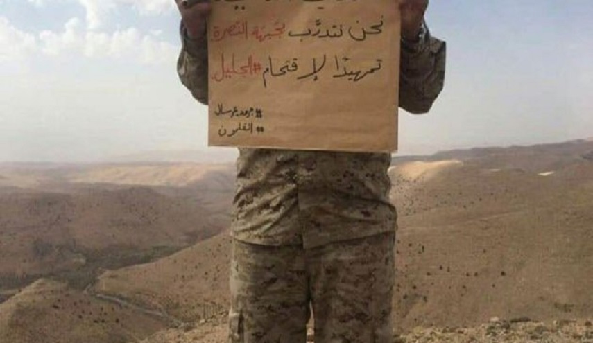 لازالة الرعب من جنوده.. "افيخاي ادرعي" يقلد مجاهدي المقاومة!