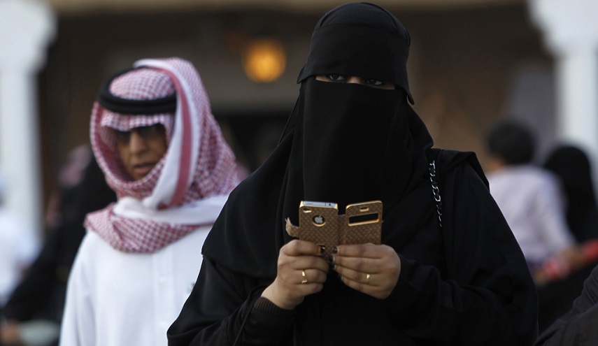 خاصية جديدة لآيفون تثير جدلا واسعا بين السعوديات