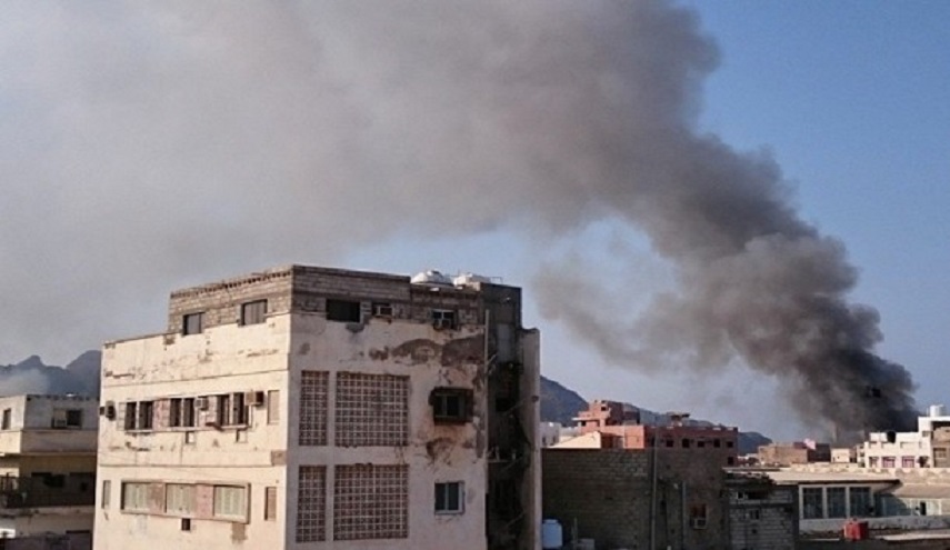 الامارات تقصف قوات حماية هادي في عدن!