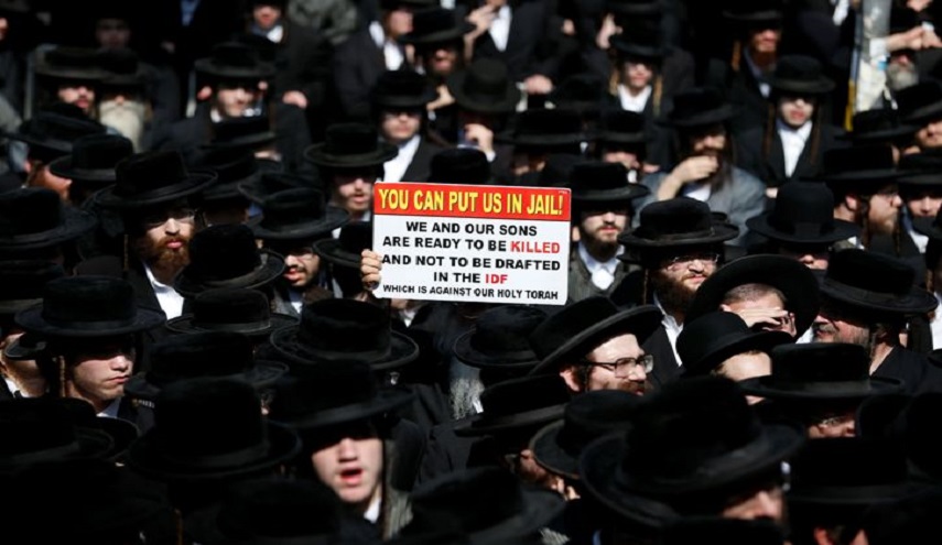 متظاهرون يهود بالقدس: "لن ننضم إلى الجيش الصهيوني"