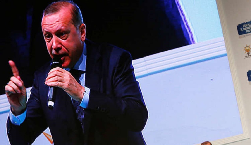 أردوغان يصف بارزاني بالخائن ويتوعد أكراد العراق بمجاعة