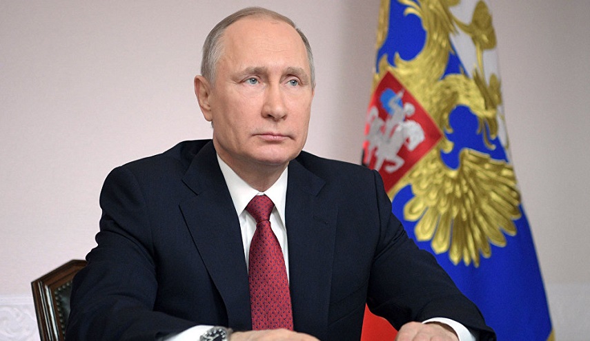 الرئيس الروسي يقيل أربعة مسؤولين رفيعي المستوى