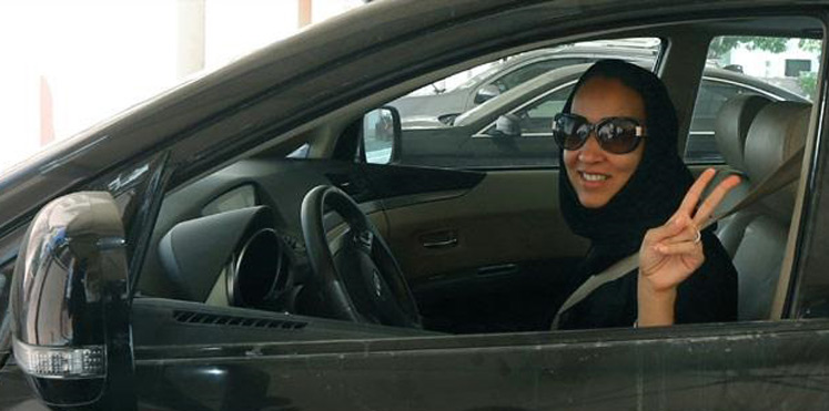 تحلیل روزنامه صهیونیستی درباره موافقت با رانندگی زنان در عربستان