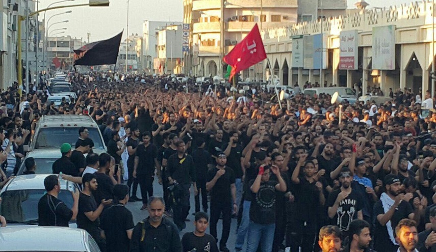 بالصور: الآلاف يشاركون في مسيرة يوم العاشر من محرم بالقطيف