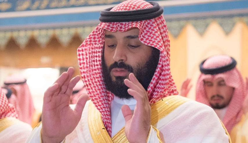 في السعودية ... إصدار قرار جديد حول ملاحقة من يفتحون محلاتهم التجارية وقت الصلاة