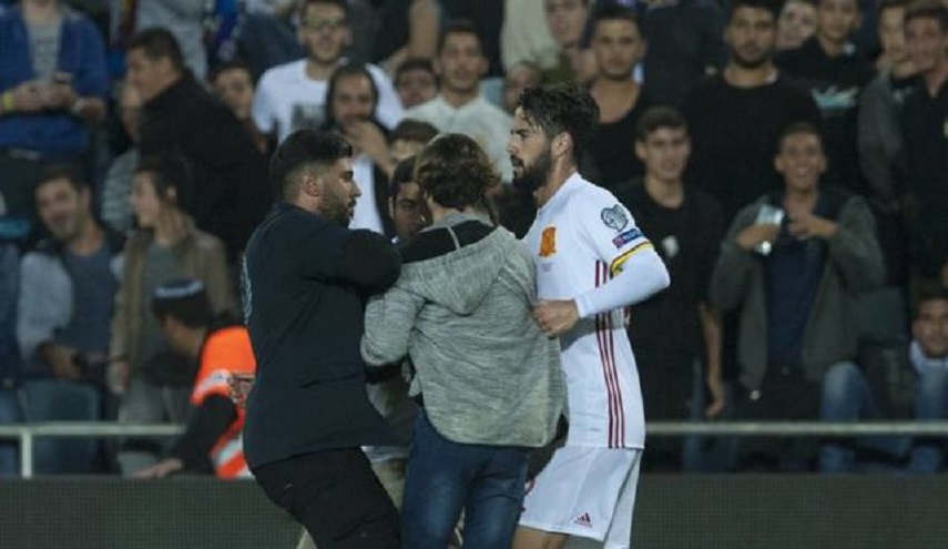 "اسرائيلي" يهاجم نجم المنتخب الاسباني "ايسكو" بالسكين!