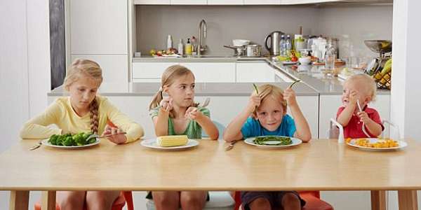 علماء يكتشفون لماذا يرفض الأطفال تناول بعض الأطعمة؟