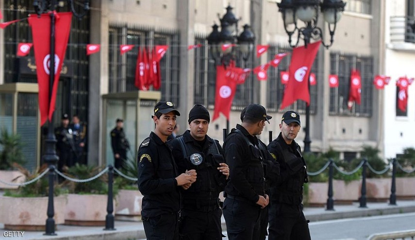 السبسي يمدد حالة الطوارئ في تونس