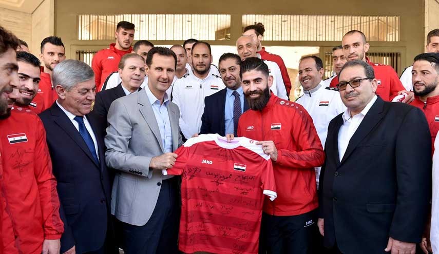 الرئيس الأسد يستقبل لاعبي المنتخب السوري لكرة القدم