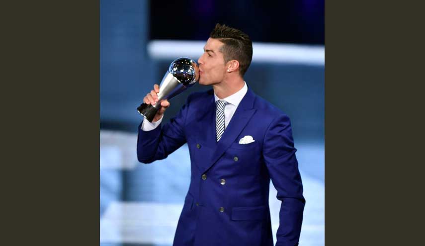 الفيفا: كريستيانو رونالدو أفضل لاعب في العالم لعام 2017