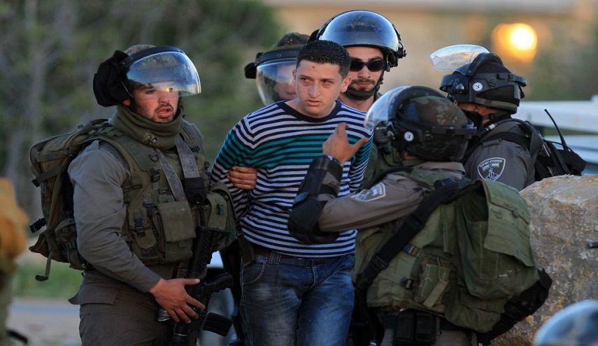 الاحتلال يطلق حملة اعتقالات في الضفة وإصابات في صفوف المعتقلين