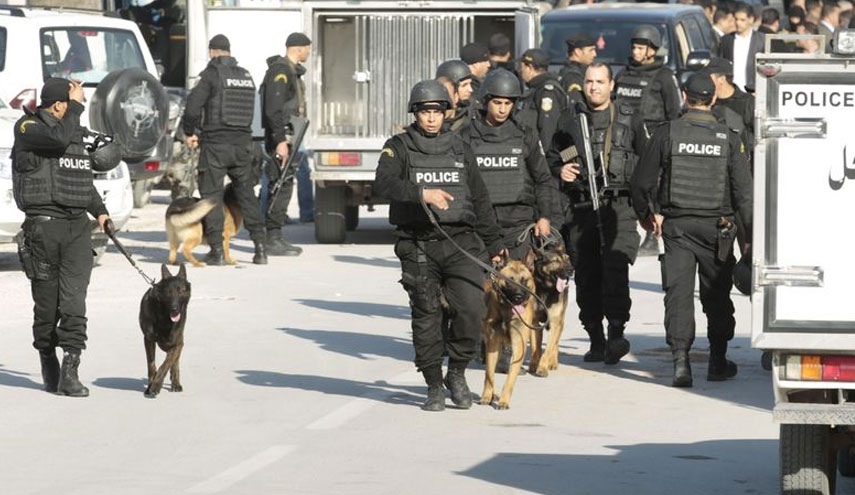 طعن شرطيين أمام البرلمان التونسي والتفاصيل..