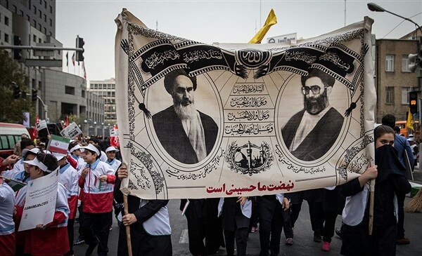 بالصور.. مسيرات اليوم الوطني لمقارعة الاستكبار العالمي في طهران