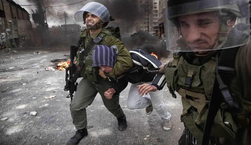 الاحتلال الإسرائيلي يعتقل 14 مقدسيا بينهم قياديان 