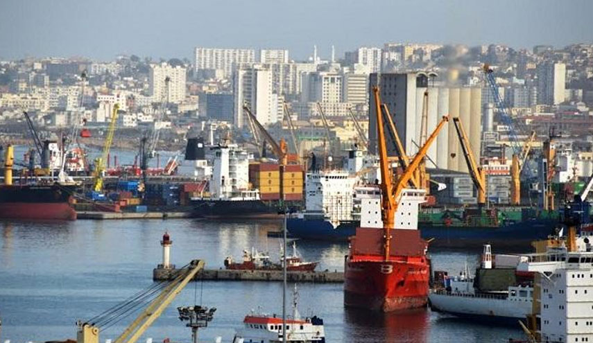 الجزائر تخفض وارداتها لمواجهة تراجع إيرادات النفط