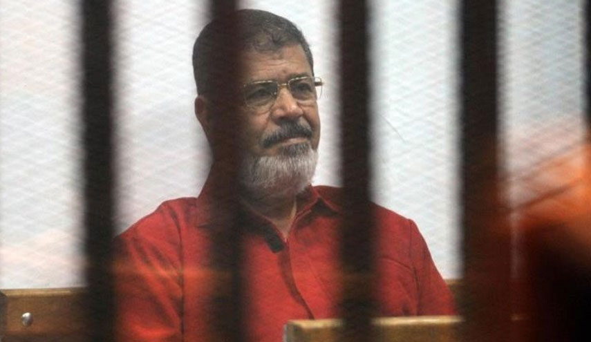 مرسي: حالتي تتدهور يوماً بعد يوم.. كيف رد عليه قاضي المحكمة؟!