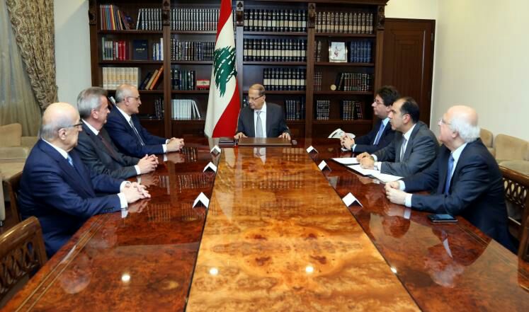 الرئيس اللبناني يشاور القوى السياسية في مفهوم "النأي بالنفس"
