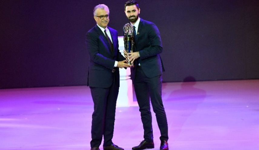 جائزة أفضل لاعب في آسيا: عمر خريبين