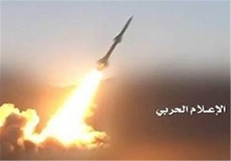 ضابط يمني يكشف أسباب إطلاق أول صاروخ على الإمارات
