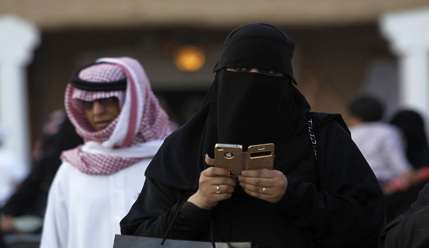 السعودية تحقق في اعتداء رجل دين على فتاة