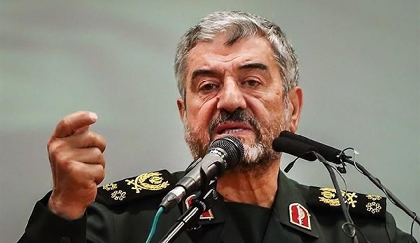 قائد الحرس: النظام السعودي الخائن يثير التفرقة في العالم الاسلامي 
