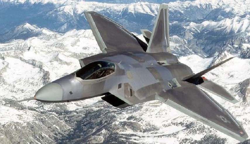 والتقت الـ"F - 22" بالـ"سو - 35" في سماء سوريا!