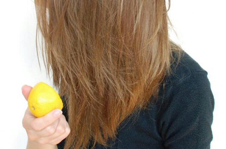 وضعت الليمون على شعرها.. وما حدث كان مذهلا!