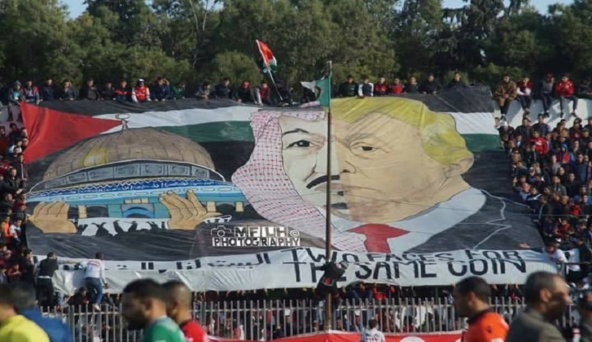 جزائريون يرفعون شعار "أنا جزائري.. أنا لا أعتذر"!