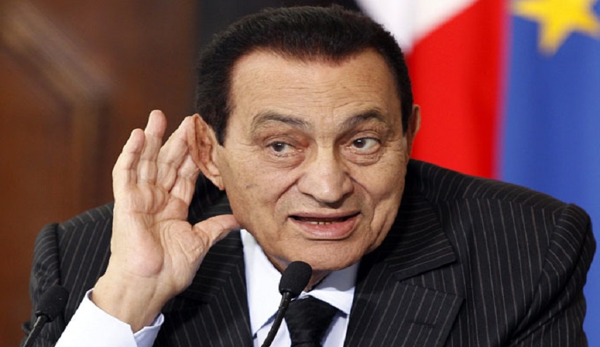 بيان حسني مبارك بشأن أمواله المفرج عنها فى سويسرا