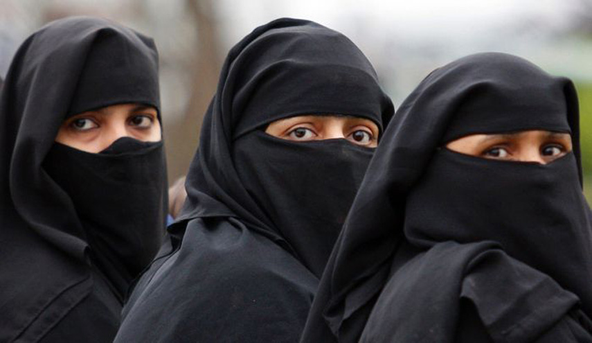 السعوديات يتخلصن من نقاب الوجه!