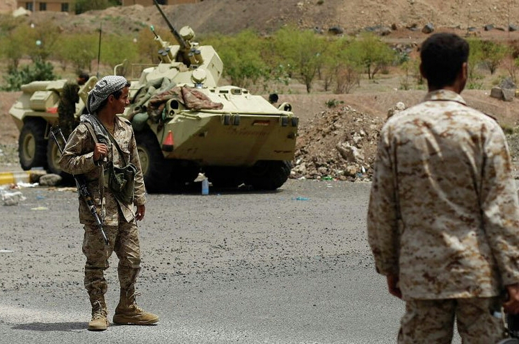 الجيش اليمني يفاجئ قوات التحالف بالحديدة.. والبوارج تخشى التدخل!!