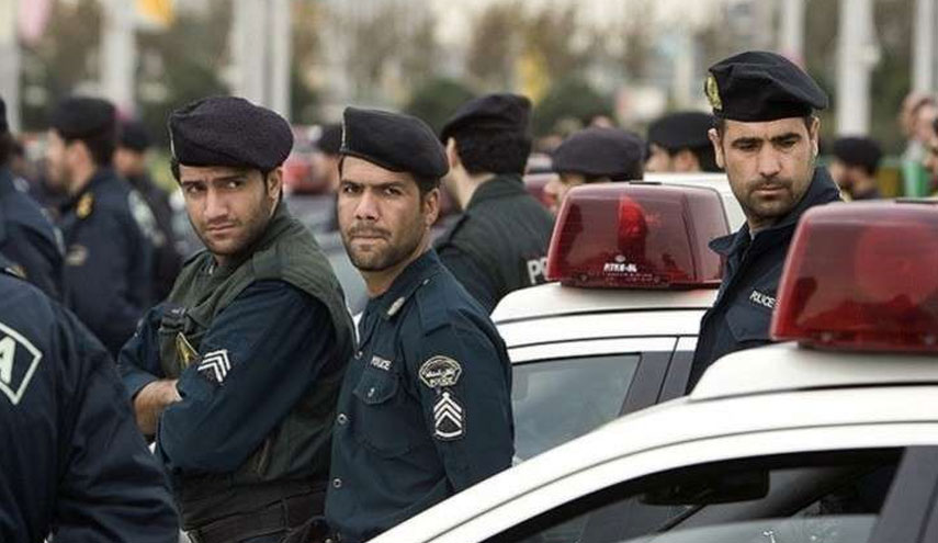 شرطة اصفهان تنفي اشاعة تحدثت عن حرق أحد عناصرها