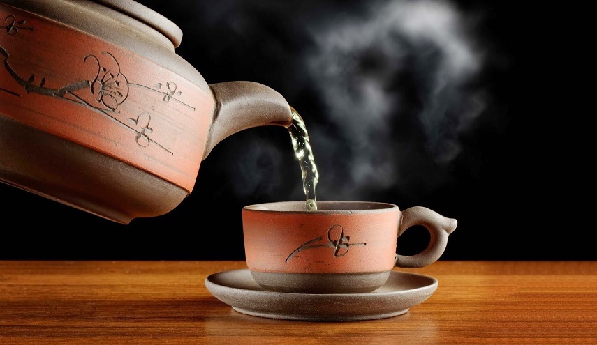  الشاي الساخن يحدّ من خطر الإصابة بهذا المرض!