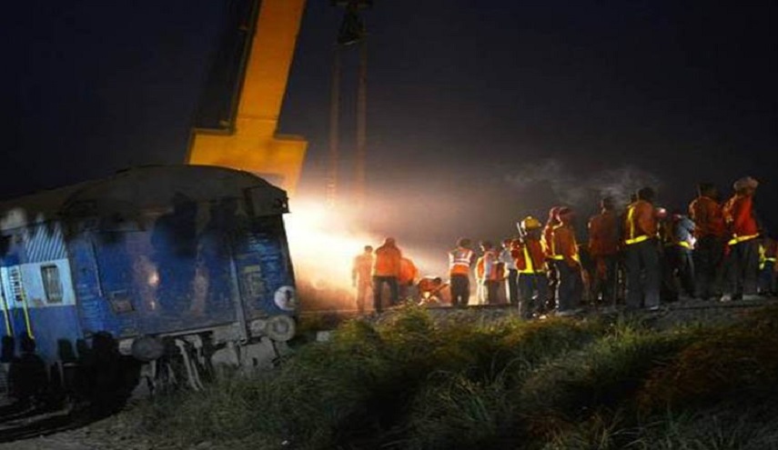 مصرع 4 اشخاص في حادث اصطدام قطار بشاحنة في جنوب أفريقيا