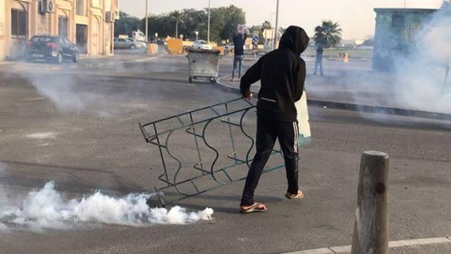 سرکوب تظاهرات مردم بحرین در منطقه الدراز