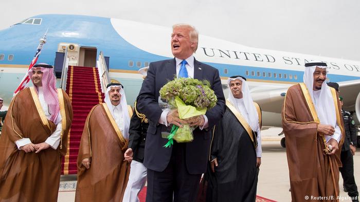 كاتب بريطاني يكشف تشابها غريبا بين “ابن سلمان” و”ترامب”!