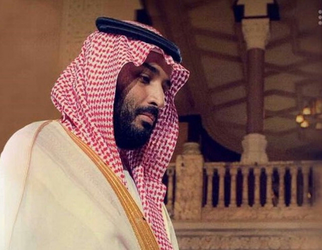 أمير سعودي لبن سلمان: همشت أبناء عمك وقربت "ولد المصرية"!