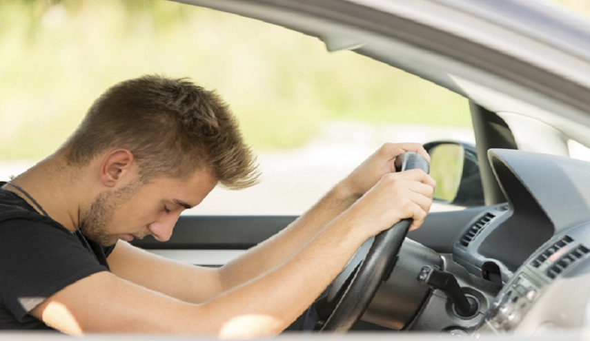 كيف تحمي نفسه من النوم أثناء القيادة؟