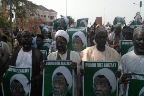 تظاهرات گسترده مردم نیجریه در حمایت از شیخ زکزاکی+عکس