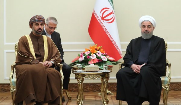 روحاني يستقبل رئيس برلمان عمان ويؤكد تعزيز التعاون مع مسقط