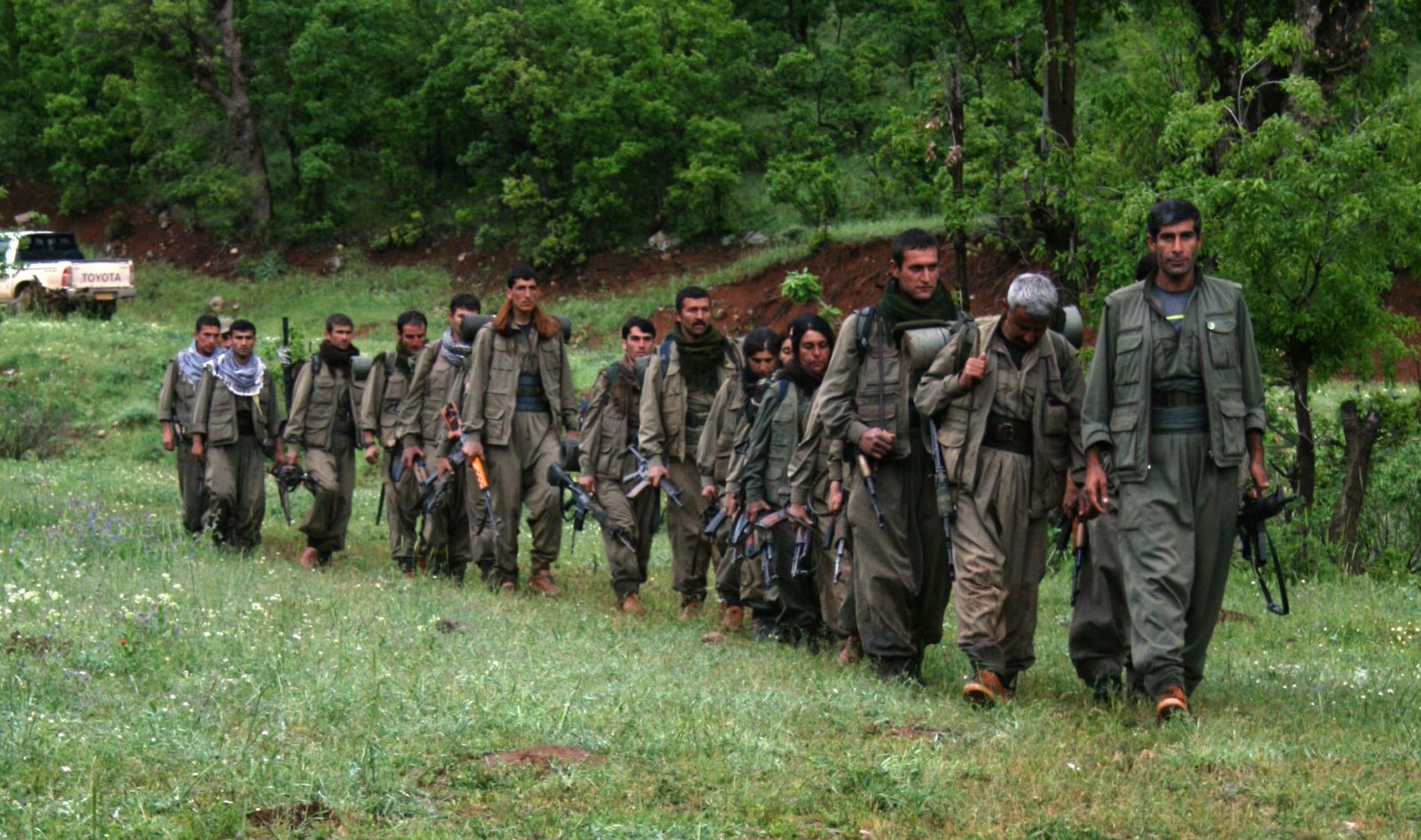 ألف مقاتل "بي كا كا" بالقرب من الحدود السورية التركية