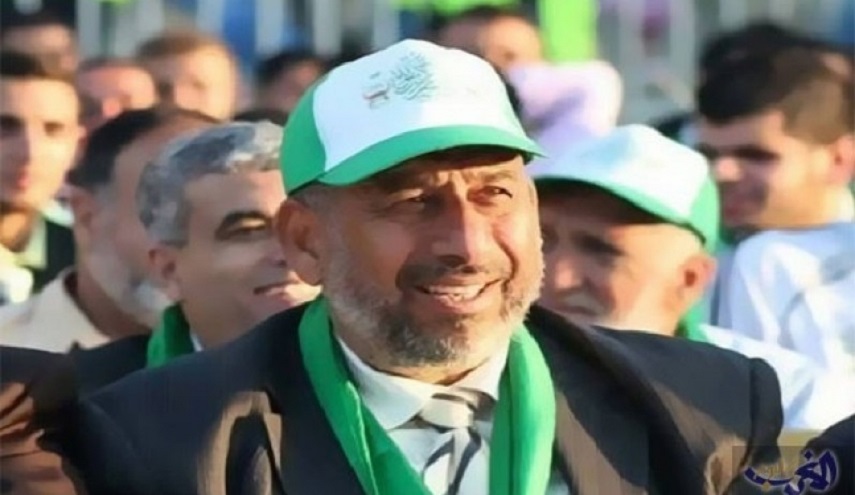 قوات الاحتلال تعتقل النائب عن حماس عمر عبد الرزاق من منزله