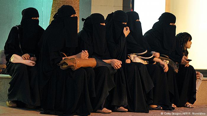 دختران عربستانی به سربازی می روند